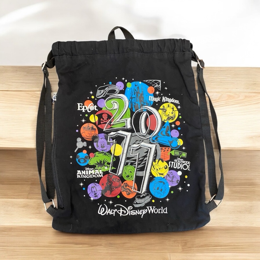 Walt Disney World 2011 Drawstring Backpack Black Cinch Bag Souvenir